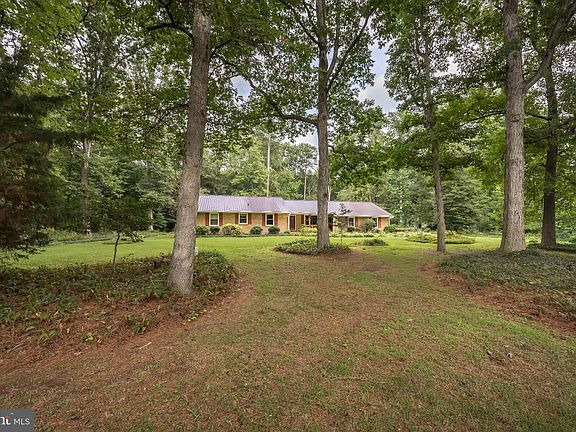 3rd image of 12075 Whitesville Rd