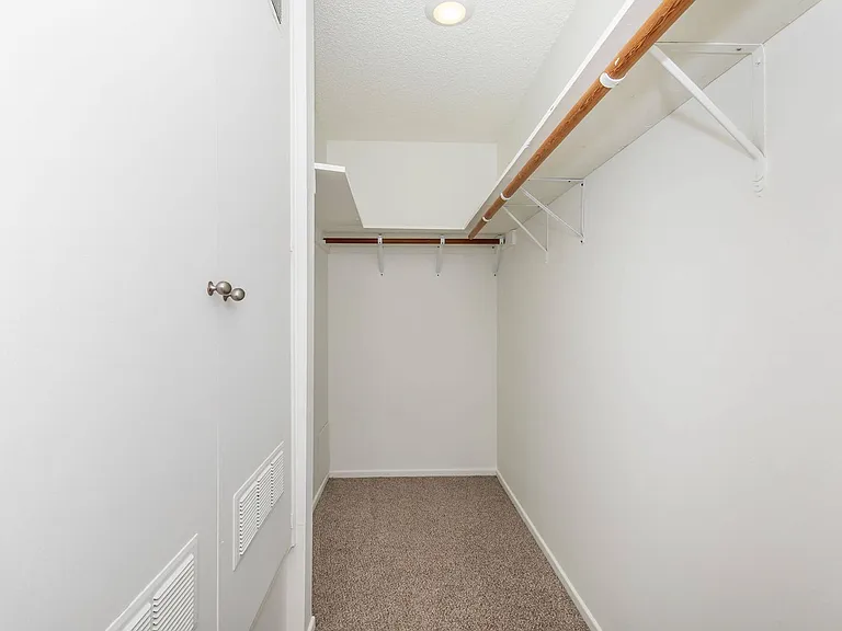 Shannon South Apartments — Photo 9