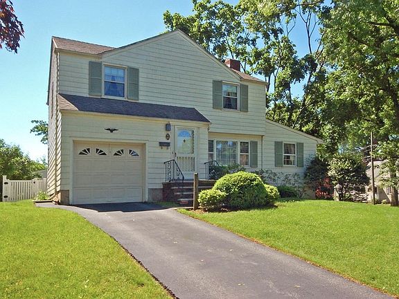 2nd image of 83 Briarwood Ter