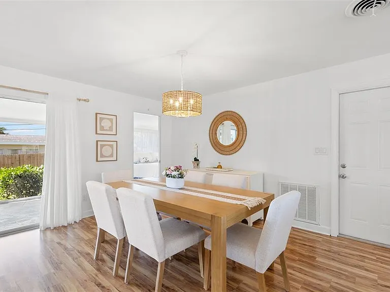 3488 Shady Bluffs Dr — Photo 10