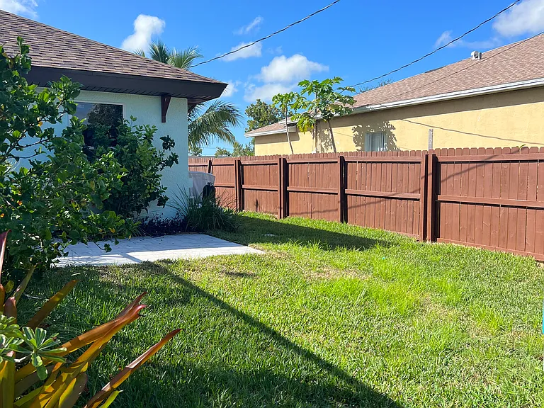 8365 Bahamas Rd — Photo 31