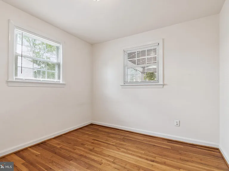 9923 Mayfield Dr — Photo 14