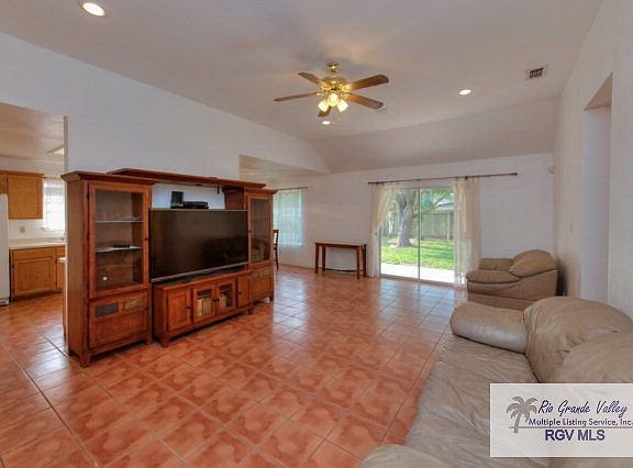 4th image of 725 Nantucket Dr