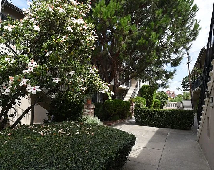 10834 — Photo 25