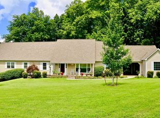 2246 Hidden Cove Rd, Cookeville, TN 38506