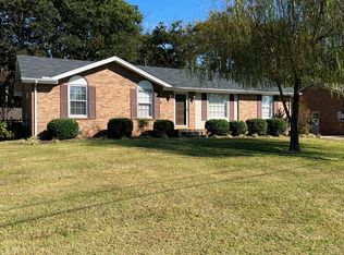 123 Creekwood Ln, Hendersonville, TN 37075