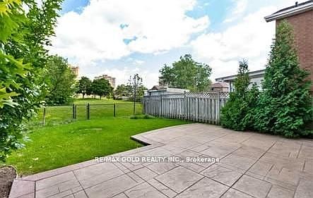 3rd image of 36 Windmill Blvd