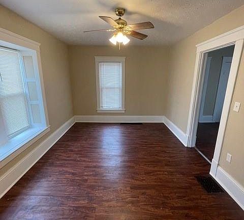 3rd image of 180 Linden Ave
