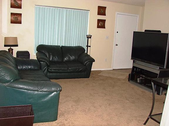LVINGROOM 1