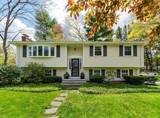 18 Emerson Rd, Medfield, MA 02052
