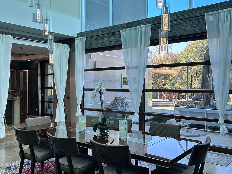 Dinning room, seats 10