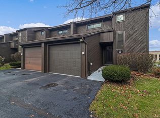 6 Sherman Oaks Dr, New Hartford, NY 13413