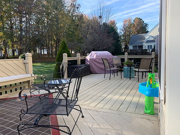 2nd image of 3352 Fontaine Ln