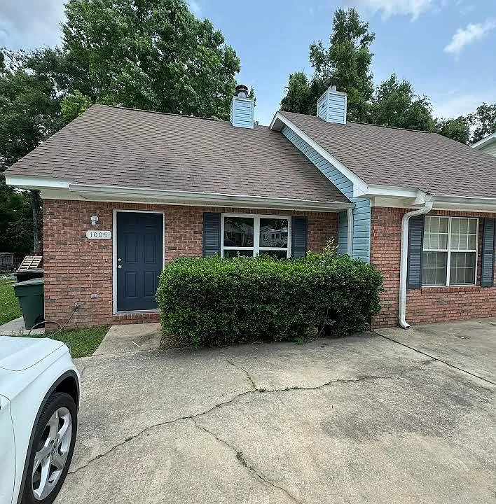 1005 Carrin Dr