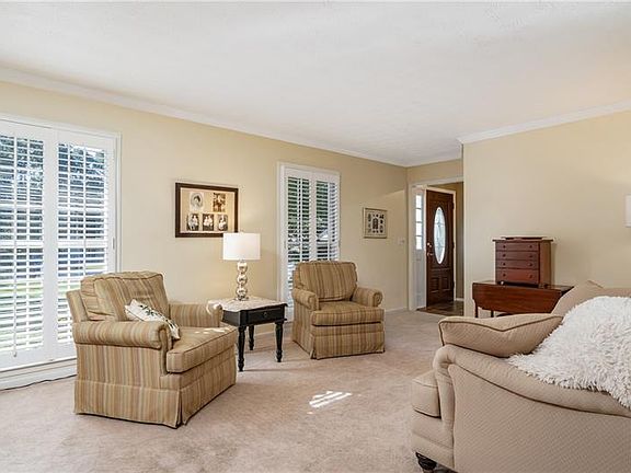5th image of 2240 Meadow Wood Ct