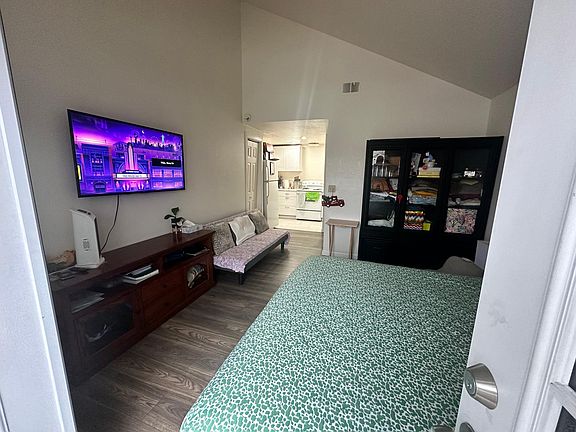 5th image of 3282 Maple Leaf Ct #C