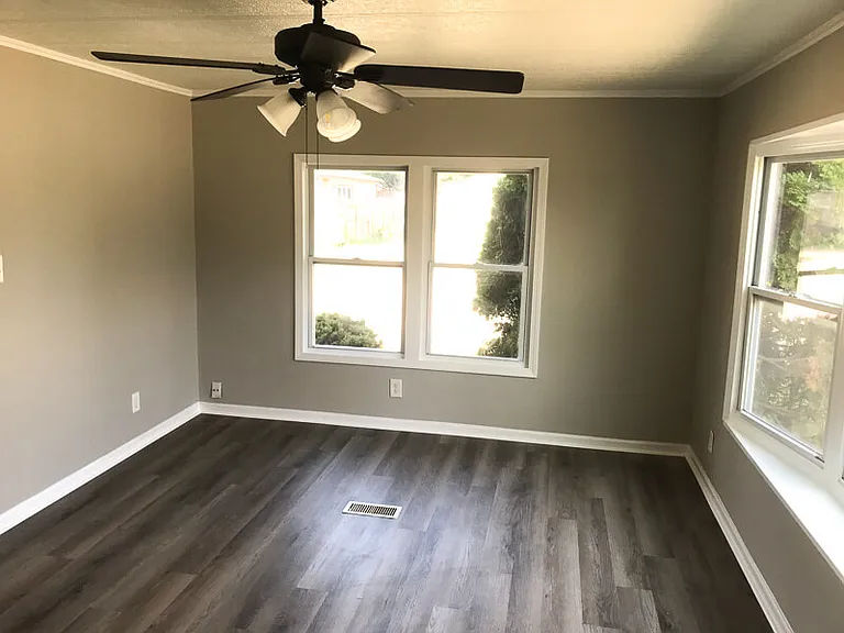 1154 W Barry Ln — Photo 5