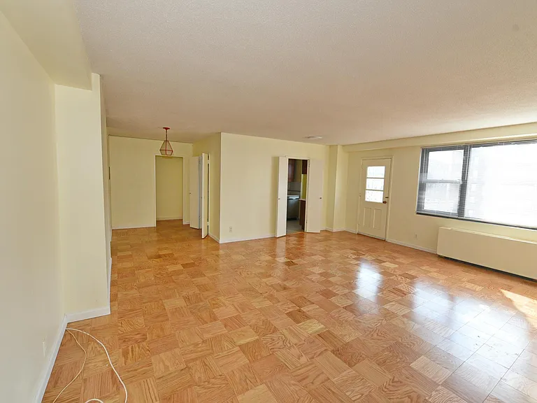 201 Saint Pauls Ave #14 — Photo 2