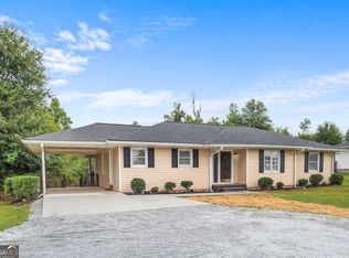 713 Smokey Rd, Newnan, GA 30263