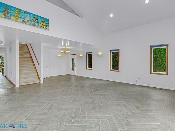 4th image of 86 Waverly Ave