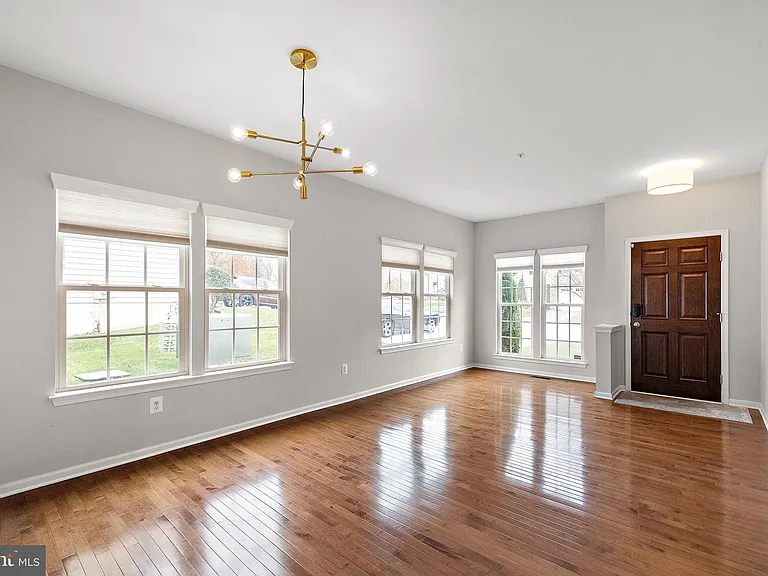 253 Tall Trees Cir — Photo 4