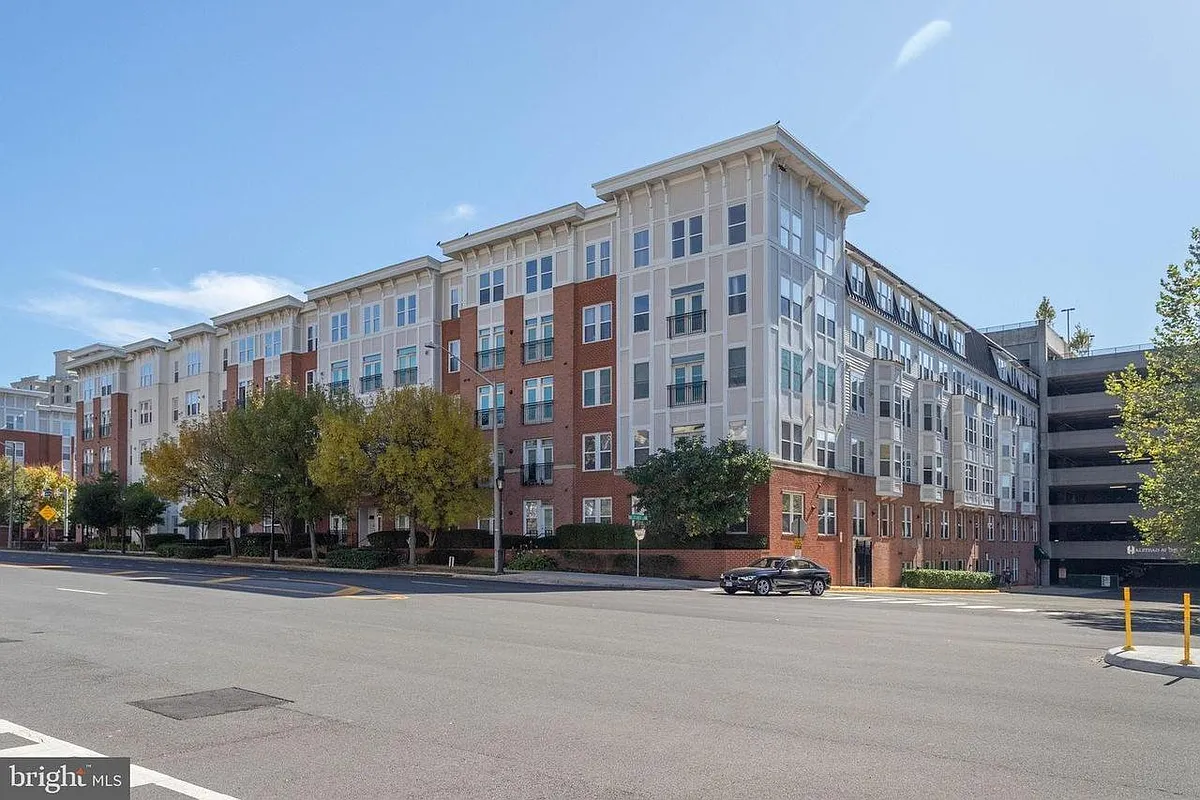 Building Photo - 2665 Prosperity Ave #217