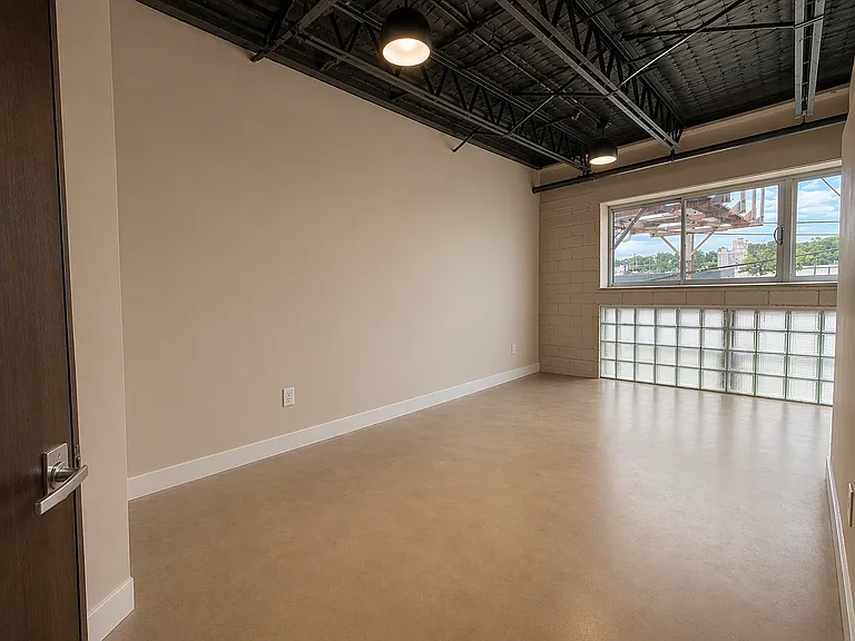 1726 Austin Ave — Photo 9