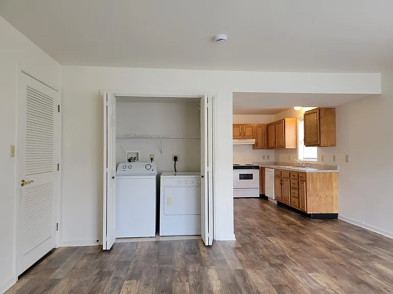 183 Tom Ave #H — Photo 6