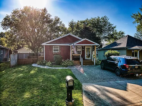 210 S Russell St, Durand, MI 48429