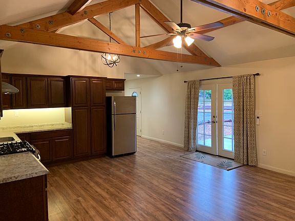 3rd image of 1061 La Grande Ave #B