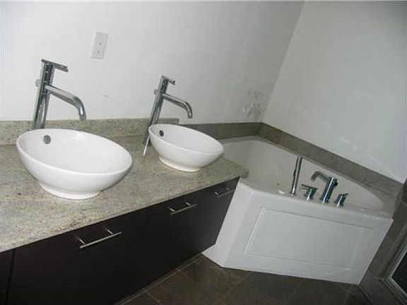 MASTER BATH SPA