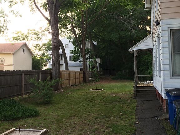 3rd image of 104 Harrison St #1