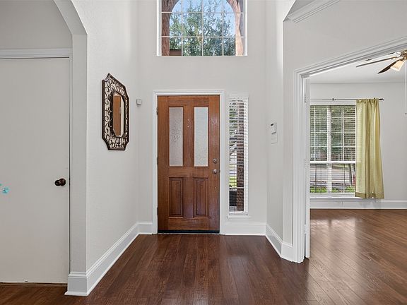 3rd image of 1603 Creekside Dr