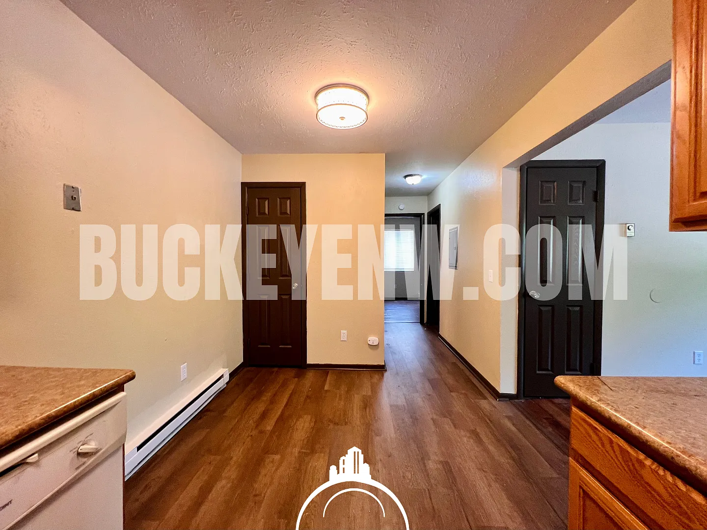 1402 Brooke Park — Photo 4