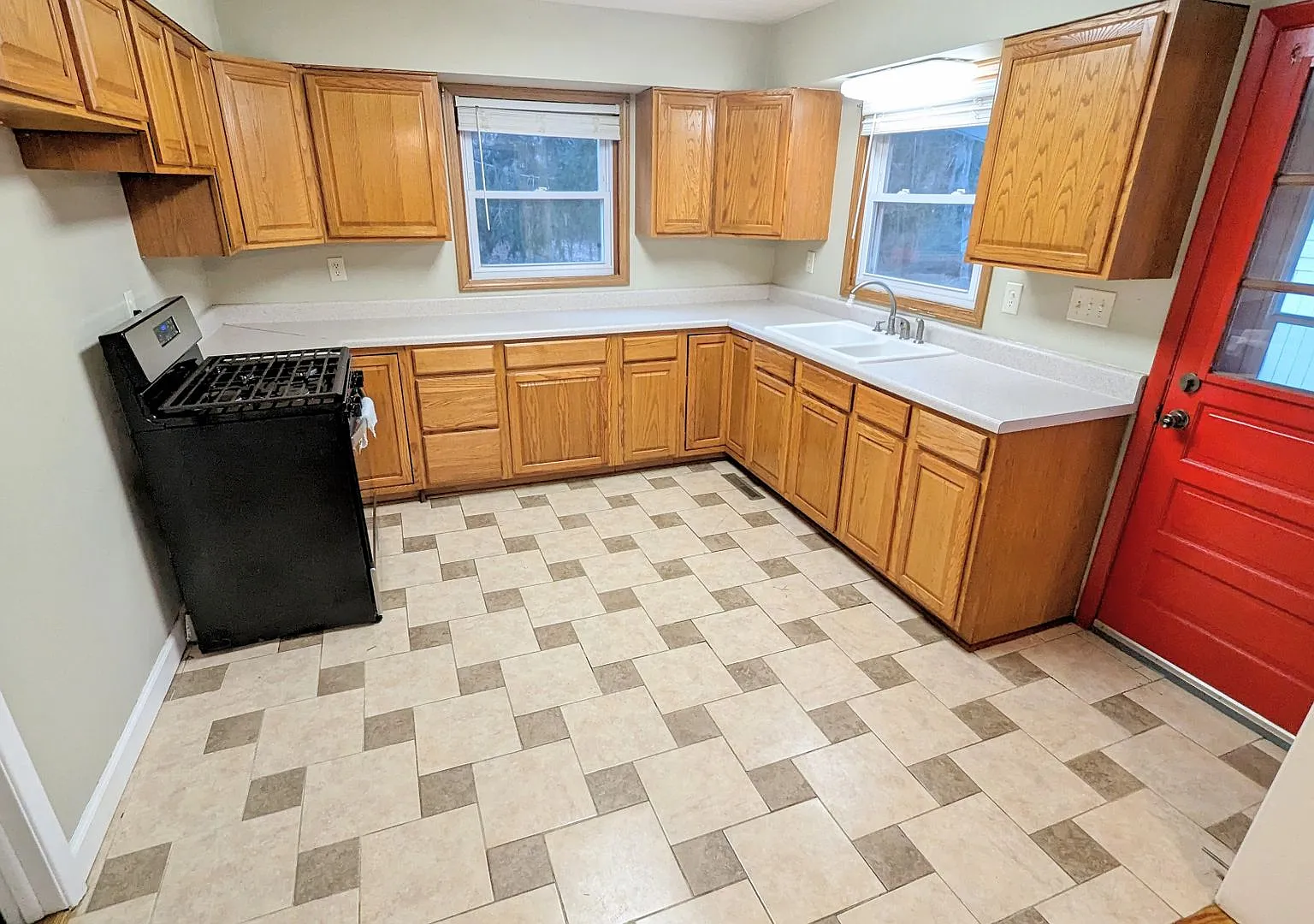 3/2 House + Workshop — Photo 3