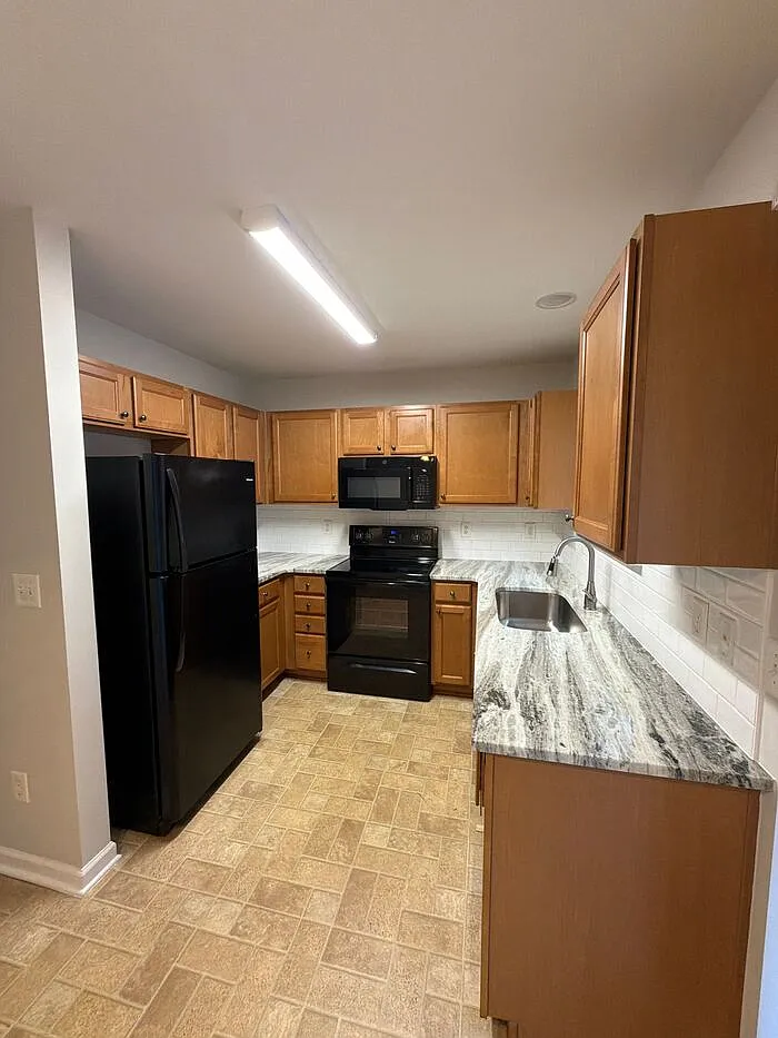 2 bed, 1.5 bath, 1069 sqft, $1,500 — Photo 3