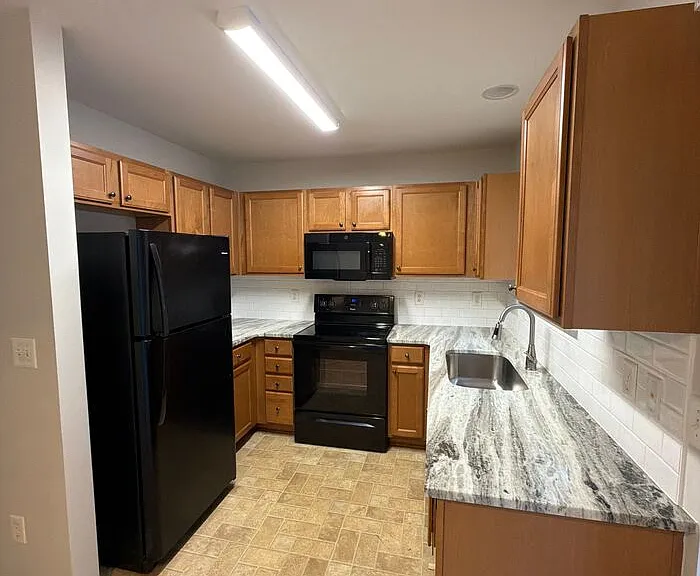 7944 Averette Field Dr — Photo 3