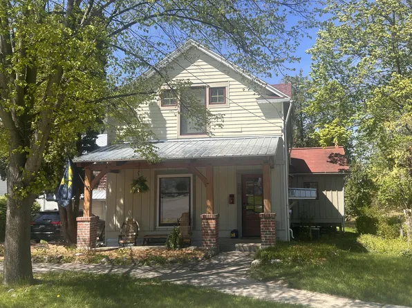 217 N Monroe St, Rockford, MI 49341
