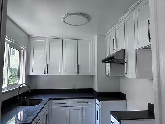 3rd image of 607 N Adams St #1