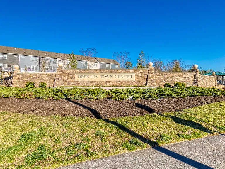 2050 Hinshaw Dr — Photo 46