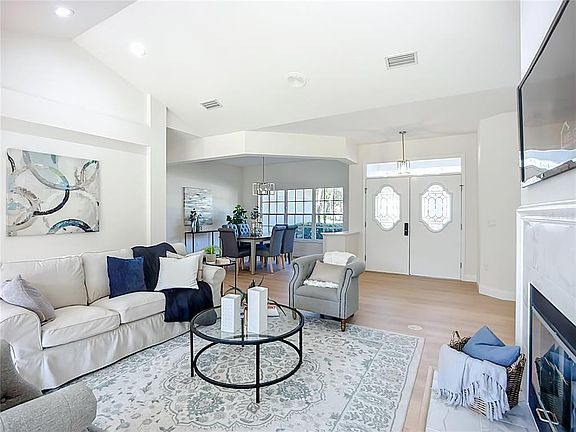 4th image of 2960 Sandringham Pl