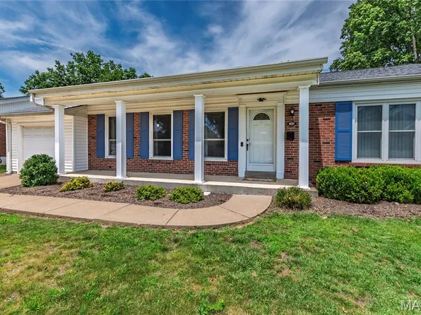 6011 Ranchwood Dr, Saint Louis, MO 63123