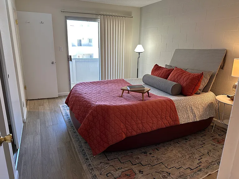Creekside Dr — Photo 14