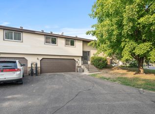 1666 Hickory Hill Dr, Saint Paul, MN 55122