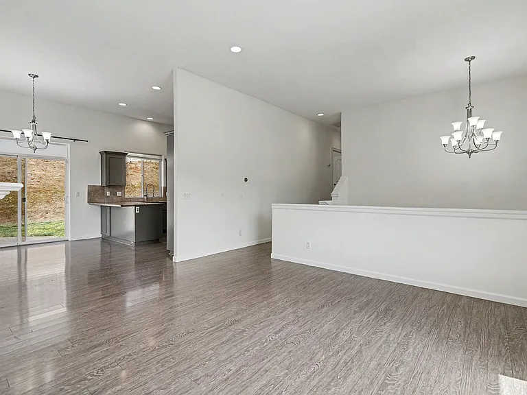 2495 Benjamin Ave NW — Photo 35