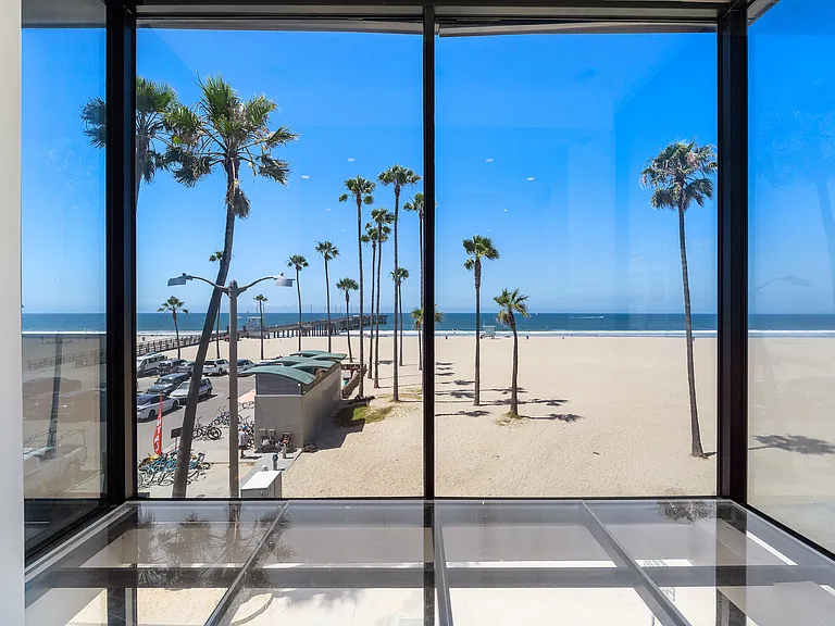 3009 Ocean Front Walk #3009 — Photo 13