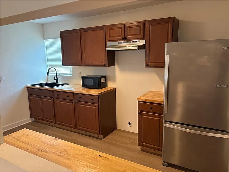 1100 Jamela Dr #B — Photo 14