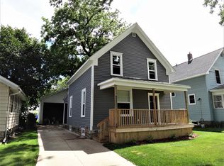 1133 C Ave NW, Cedar Rapids, IA 52405