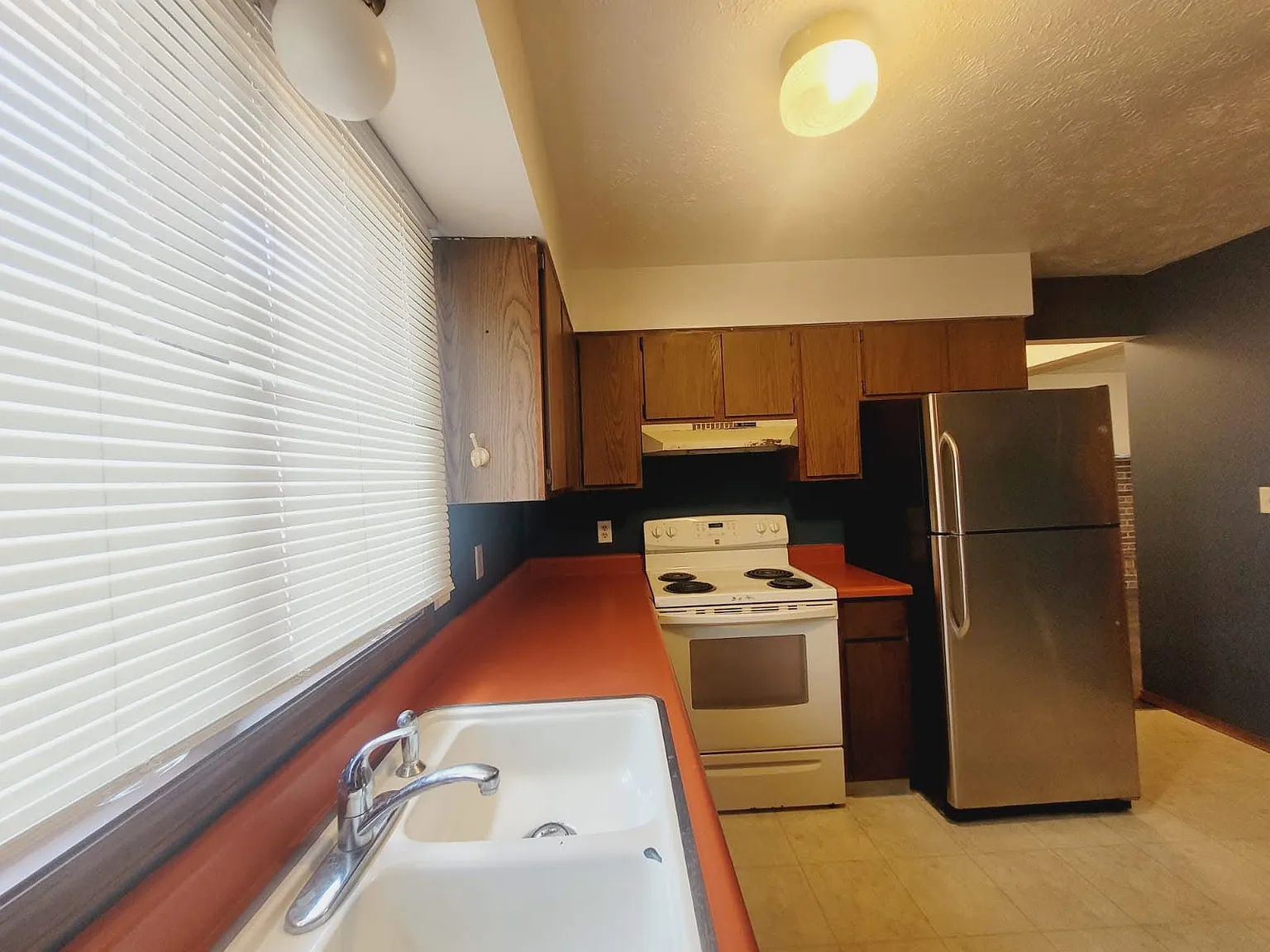 2 bed, $1,300 — Photo 2