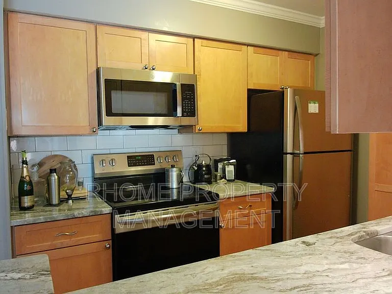 1418 Highland Bluff Dr SE — Photo 6